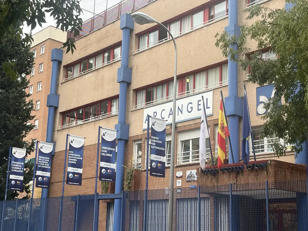 Arcángel International School