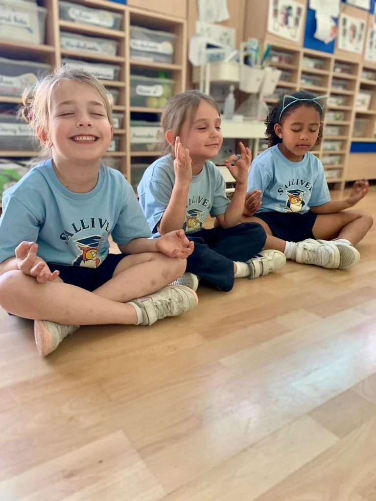 Colegio Salliver infantil yoga 1 - Eva Marketing