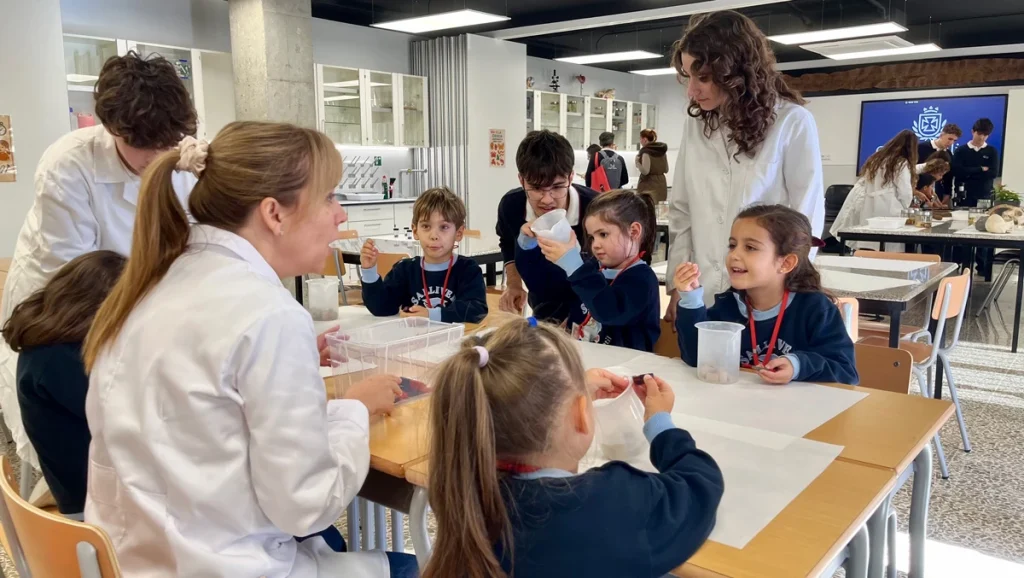 Colegio dia-ciencia-infantil-salliver-1 - Eva Marketing