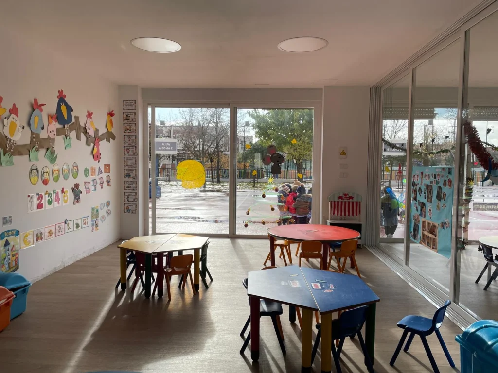 Ed. Infantil puertas patio - Miriam Castrillo Matesanz