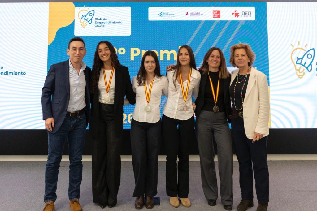 Segundo equipo ganador - Colegio Arturo Soria - I Club de Emprendimiento CICAE