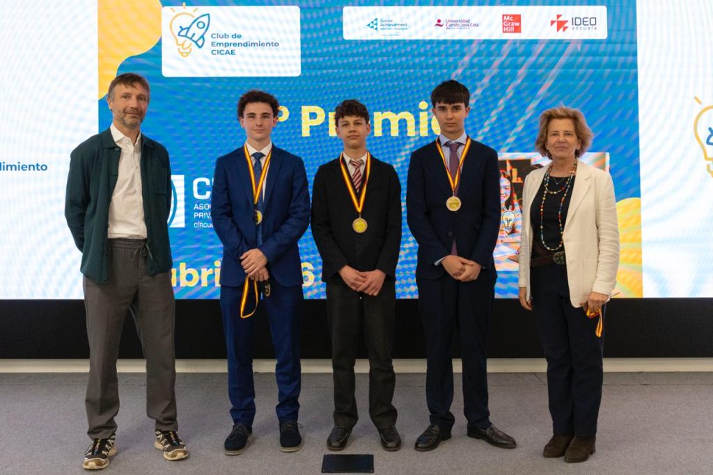 Tercer equipo ganador - SEK Ciudalcampo - I Club de Emprendimiento CICAE