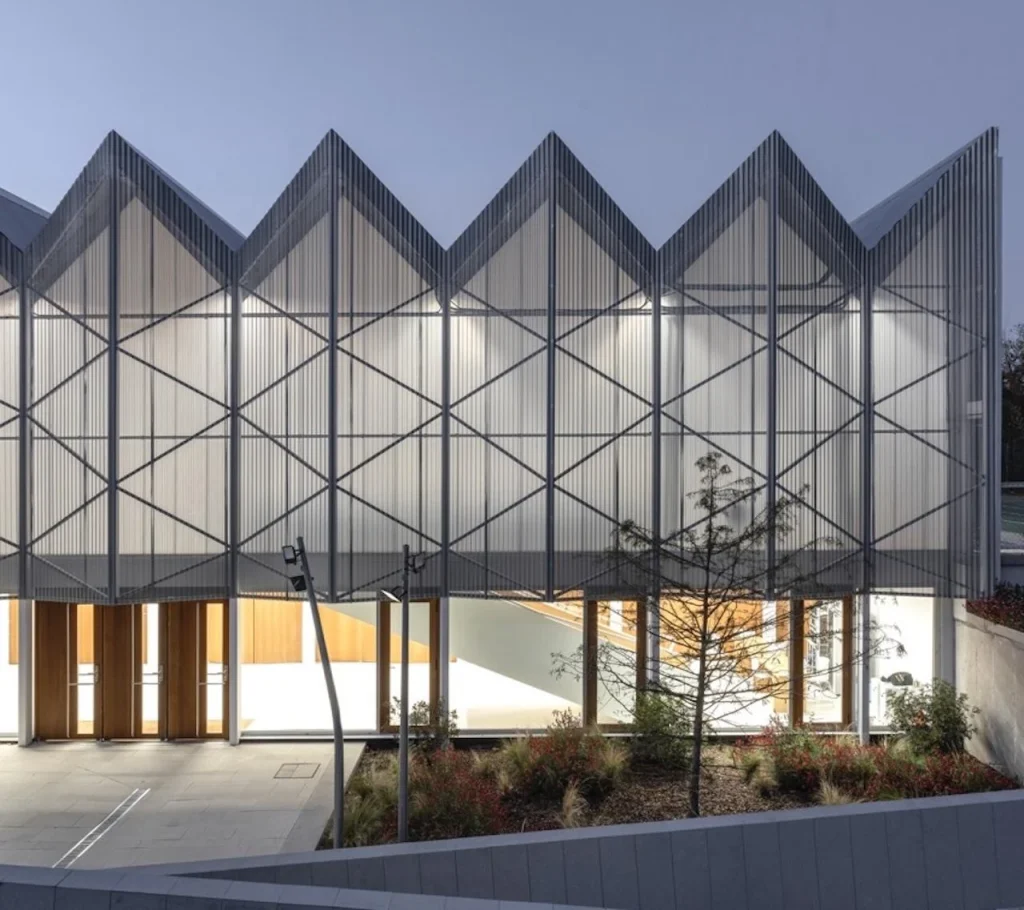 fachada-runnymede - Info - Asociación de Colegios CICAE